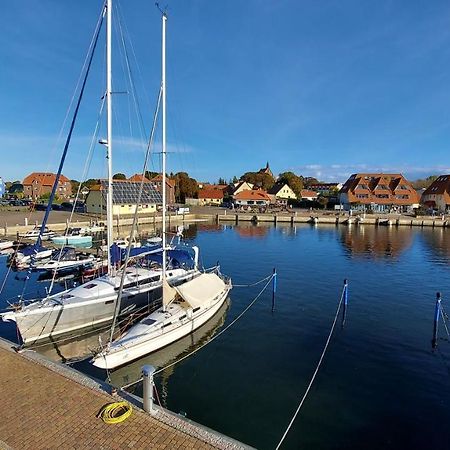 Ferienwohnung Hafenblick Wiek auf Ruegen Exterior photo