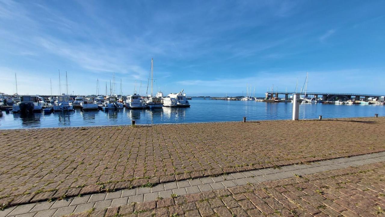 Ferienwohnung Hafenblick Wiek auf Ruegen Exterior photo
